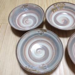 【新品未使用品】たち吉 金彩草花 煮物鉢5枚セットの画像