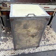 クーラーボックス　保温収納ボックス　無料　0円　ただの画像