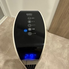 タワー型扇風機の画像
