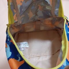 美品☆恐竜カモフラ柄リュックサック/幼児サイズの画像