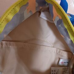 美品☆恐竜カモフラ柄リュックサック/幼児サイズの画像