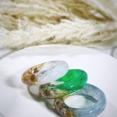 ▪️ハンドメイド▪️指先に咲く、ナチュラルフラワーリング▪️一点もの▪️の画像
