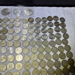 本日限定　140,000円　銀貨　古銭　大量まとめ　100円銀貨223枚　10000円銀貨の画像
