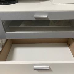 【最終値下げ.8/10まで】SHARP AQUOS24型テレビ&テレビ台セットの画像