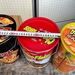 1149😺　空き缶　5個まとめて　お菓子缶　サッポロ　カルビーの画像