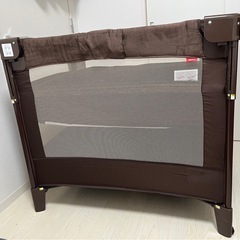 アップリカ　ベビーベッド　 ココネルエアープラス【収納袋、専用マットレス、ディズニーメリー付き】の画像