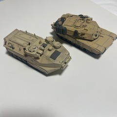 【ジャンク品】1/72スケール水陸両用強襲車及びM1エイブラムス戦車の模型の画像