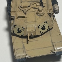 【ジャンク品】1/72スケール水陸両用強襲車及びM1エイブラムス戦車の模型の画像