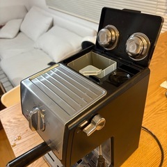 デロンギ　エスプレッソマシンの画像