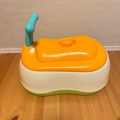 コンビ ベビーレーベル おまるでステップ レーベルオレンジの画像