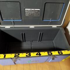 サケ釣りウキルアー付き大型クーラーボックスですの画像