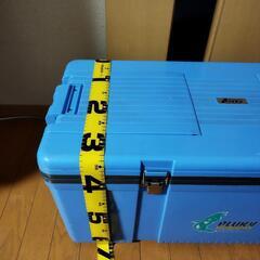 サケ釣りウキルアー付き大型クーラーボックスですの画像