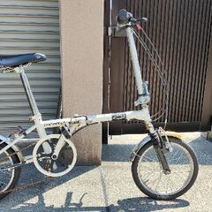 シボレーフロントサスペンション付 6段変速付折りたたみ式自転車の画像