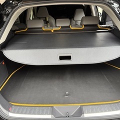 ハリアー80系専用 アクセサリー① 
トノカバーの画像