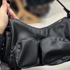 レザータッチアウトポケットバッグ　トートバッグ　ショルダーバッグの画像