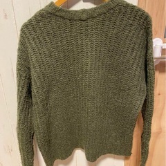 AMERICAN EAGLE オリーブグリーン ニットセーターの画像