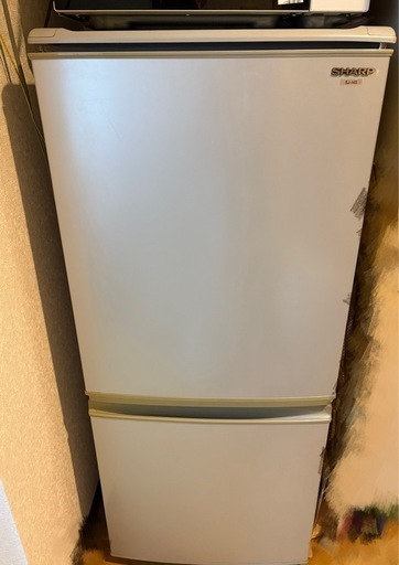 ★送料込み、非喫煙者★ SHARP 冷蔵庫 SJ-14S グレー SHARP 中古/LB-SJV14SKB/冷蔵庫/137L/SHARP/シャープ/SJ-V14S-KB