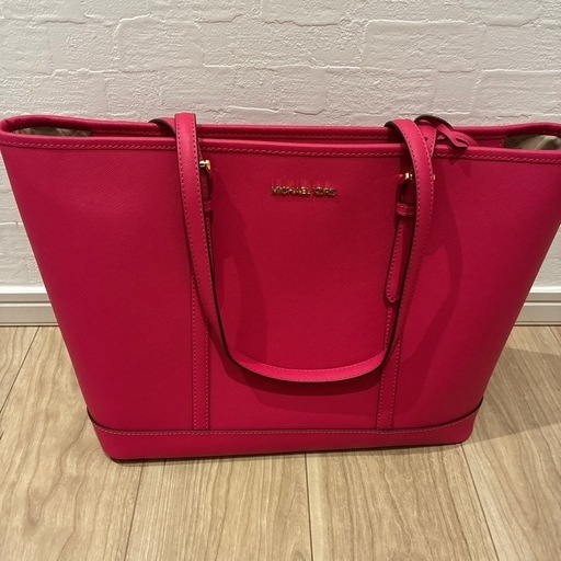 MICHAEL KORS ピンク トートバッグ セット 皆さん、こんにちは。 今日はMICHAEL KORS（マイケルコース
