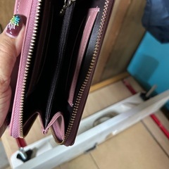 財布と携帯入れの画像