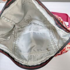 【送料無料】コロンビア Columbia  バーナルショルダーバッグ PU1094 赤系 総柄ポリエステルの画像