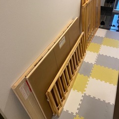 【美品】カトージ(KATOJI)ベビーベッド　ハイタイプ　床板すのこ　立ちベッド　　の画像