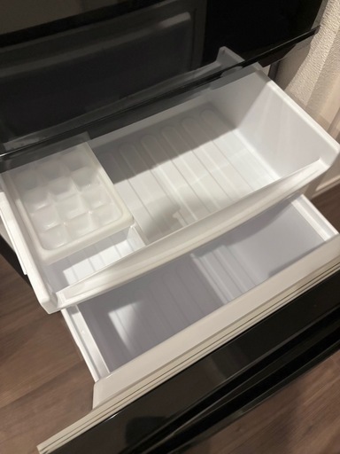 ⭐︎19日まで出品⭐︎ シャープ　ノンフロン冷凍冷蔵庫 137l SHARP ノンフロン冷凍冷蔵庫 137L (神野真帆) 東十条のキッチン