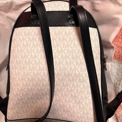 MICHEAL KORS リュックの画像