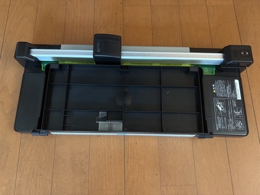 カール裁断機 ペーパーカッター スリム A4対応 DC-F5100 中古 Amazon | カール事務器 裁断機 ペーパーカッター スリム A4対応