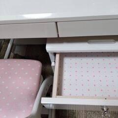 コイズミ　学習机　ホワイトの画像