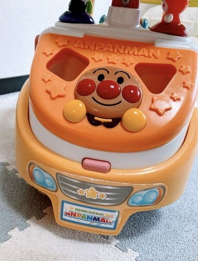 アンパンマン よくばりビジーカーDX 押し棒＆ガード付 足けり乗用玩具