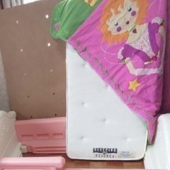 Little tikes リトルタイクスのキッズベッドの画像