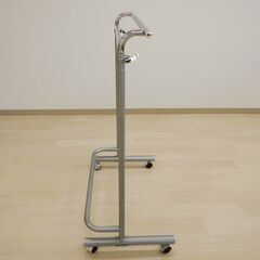 パイプハンガー（シルバー）【小金井市民限定】（小金井市再生家具）品番：08-01-08 ※新規優先の画像
