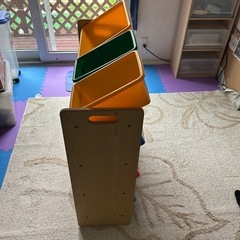 子供のおもちゃ入れの画像