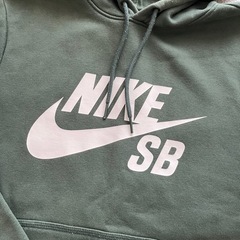 ナイキ NIKE SB　パーカー  の画像