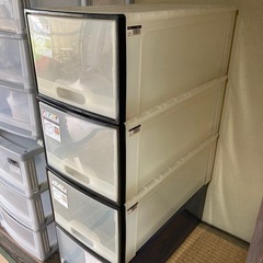 衣装ケースの画像