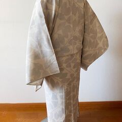 【三越謹製】夏のお出掛けに★白地に葉模様の夏紬の画像
