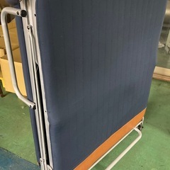 シングル折り畳みベッドの画像