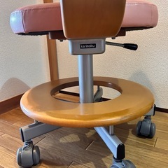 回転椅子 の画像