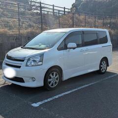 トヨタ ノア ZRR70 車検 残あり パワースライド 回転シート モニターの画像