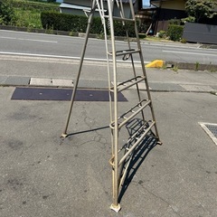 三脚脚立の画像