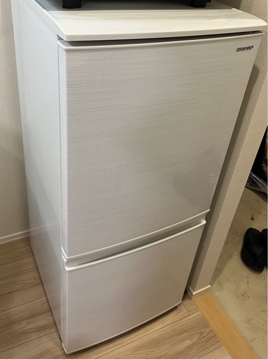 SHARP 冷蔵庫 SJ-D14F-W 137L 2020年 家電 Ju2018 シャープ SJ-D14F-W [ホワイト系] 価格比較 - 価格.com