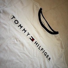 【ほぼ未使用✨】トミーヒルフィガー Tシャツの画像