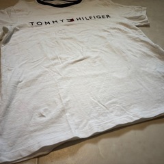 【ほぼ未使用✨】トミーヒルフィガー Tシャツの画像