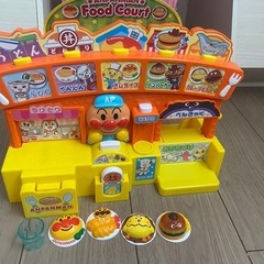 アンパンマン フードコートとウチワの画像