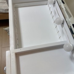 ホワイト LEDライト付きミラー 引き出し付きの画像