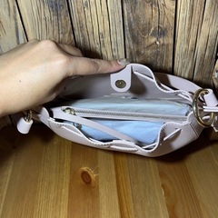 新品未使用 ピンクベージュ ショルダーバッグの画像