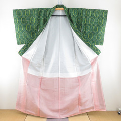 紬 着物 亀甲に絣模様 緑色ｘ黄色 袷 バチ衿 絹 仕立て上がり着物 身丈159cm 【キモノオフ野々市若松店】の画像