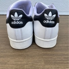 adidas スーパースターの画像
