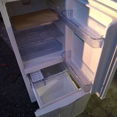 2ドア冷蔵庫の画像