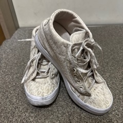 アディダス　ハイカットスニーカー　24.0の画像